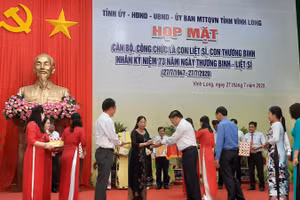 Lãnh đạo tỉnh Vĩnh Long luôn chăm lo, đào tạo, bồi dưỡng con em của gia đình liệt sĩ, thương binh.