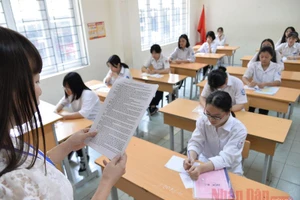 Thí sinh tại Kỳ thi vào lớp 10 của Hà Nội (Ảnh: THUỶ NGUYÊN)