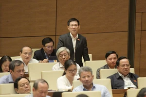 Tổng Kiểm toán Nhà nước Hồ Đức Phớc, ngày 1-4, tại Kỳ họp thứ 11, Quốc hội khóa XIV.