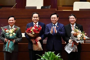 [Infographic] Các ủy viên Ủy ban Thường vụ Quốc hội khoá XIV (kiện toàn tại kỳ họp thứ 11)