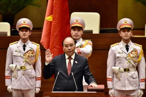 Chủ tịch nước Nguyễn Xuân Phúc tuyên thệ nhậm chức, sáng 5-4 (Ảnh: TRẦN HẢI)