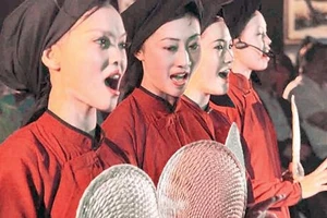 Hát xoan ở làng Phù Đức.