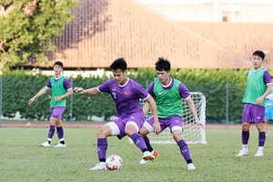 Đội tuyển Việt Nam tập luyện với quyết tâm có ba điểm trước Campuchia. Ảnh: VFF