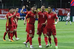 Đội tuyển Việt Nam đã sẵn sàng trước thử thách cực đại vào tối nay, tại Kallang. (Ảnh: VFF)