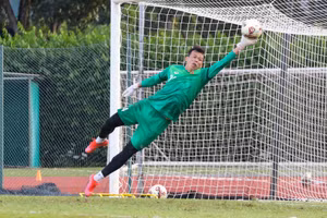 Thủ thành Tấn Trường trong buổi tập chiều 17/12. (Ảnh: VFF)