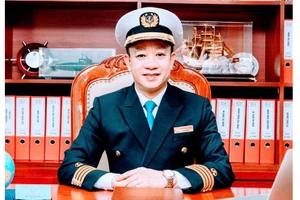 Phó Giáo sư, Tiến sĩ Phạm Xuân Dương, Hiệu trưởng Trường đại học Hàng hải Việt Nam.