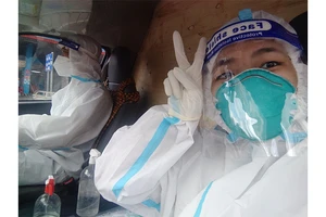 Với bác sĩ Nguyễn Đặng Phương Ngọc, tình người trước lằn ranh sinh tử thật cao quý, vậy nên giúp đỡ người khác cũng chính là giúp bản thân mình.