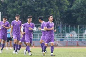 Đội tuyển Việt Nam trong buổi tập chiều 18/12. (Ảnh: VFF)