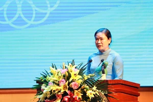 Phó Chủ tịch Thường trực Hội Liên hiệp Phụ nữ Việt Nam Đỗ Thị Thu Thảo phát biểu tại buổi gặp mặt.