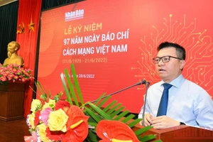 Tổng Biên tập Báo Nhân Dân Lê Quốc Minh phát biểu tại Lễ mít-tinh.