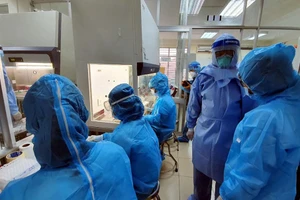 Nhân viên y tế trong đợt dịch Covid-19 lần thứ tư chịu cường độ và áp lực công việc cao. 