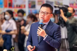 Chủ tịch Hội Nhà báo Việt Nam Lê Quốc Minh phát biểu tham luận tại Diễn đàn “Chuyển đổi số để phục vụ bạn đọc tốt hơn” trong khuôn khổ Hội báo toàn quốc năm 2022. (Ảnh: Ngô Nhung)