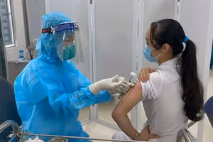 Công tác tiêm phòng vaccine Covid-19 tiếp tục được triển khai trên địa bàn Hà Nội.
