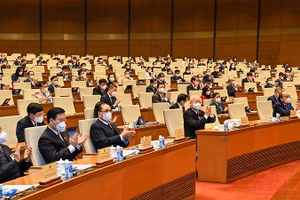 Các đồng chí lãnh đạo, nguyên lãnh đạo Đảng, Nhà nước dự phiên khai mạc. Ảnh: DUY LINH