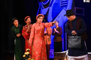 Cảnh trong vở kịch Chén thuốc độc.