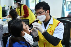 Khám bệnh, cấp thuốc miễn phí cho thanh, thiếu niên có hoàn cảnh đặc biệt khó khăn