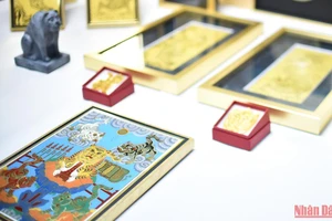 Hình tượng hổ truyền thống qua bàn tay của họa sĩ trẻ Minh Ngọc. (Ảnh: MINH DUY)