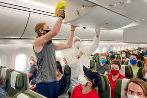 Từng bước mở lại các chuyến bay quốc tế.