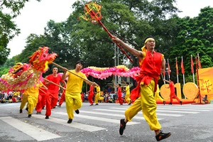 Tiết mục trình diễn tại Liên hoan Nghệ thuật Múa Rồng - Hà Nội năm 2020. Ảnh: MỸ HÀ