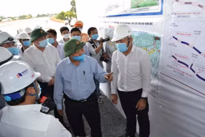 Thủ tướng Nguyễn Xuân Phúc yêu cầu phải bảo đảm tiến độ và chất lượng của Dự án cao tốc Trung Lương - Mỹ Thuận.