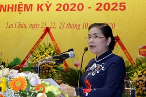 Đồng chí Giàng Páo Mỷ phát biểu tại Đại hội.