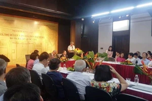 Các nhà khoa học thảo luận tại tọa đàm về giá trị đền Bạch Mã.