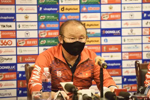 HLV Park Hang-seo trả lời truyền thông. (Ảnh: TRẦN HẢI)