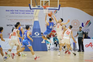 Đội tuyển Quốc gia giành chiến thắng đầu tiên với tỷ số 87-55. (Ảnh: MINH PHÚ)