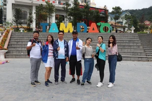 Đoàn vận động viên, huấn luyện viên tham gia SEA Games 31 tới thăm Tam Đảo, Vĩnh Phúc. (Ảnh: Trung tâm Thông tin Xúc tiến du lịch Vĩnh Phúc) 