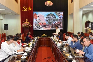 Giao lưu trực tuyến với các đại biểu dự Đại hội toàn quốc các dân tộc thiểu số Việt Nam