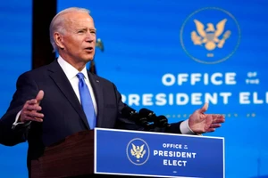Ông Biden phát biểu trước toàn nước Mỹ sau khi cử tri đoàn bỏ phiếu xác nhận người chiến thắng trong cuộc bầu cử năm 2020. (Ảnh: AP)