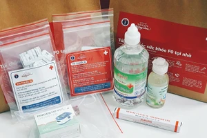 Các túi thuốc điều trị F0 tại nhà. (Ảnh: HCDC)