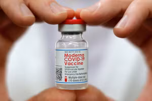 Nếu chỉ tiêm một liều vaccine Moderna thì hiệu lực bảo vệ chung của vaccine (1-108 ngày) đạt 80%. (Ảnh minh họa) 