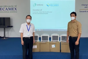 Lô thiết bị y tế đầu tiên do Tập đoàn Sembcorp trao tặng đã đến Bệnh viện Becamex.