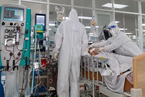 Người cao tuổi mắc Covid-19 có nguy cơ bệnh nghiêm trọng hơn các lứa tuổi khác. (Ảnh minh họa)