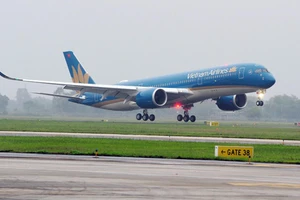 Vietnam Airlines hủy sáu chuyến bay do bão số 12