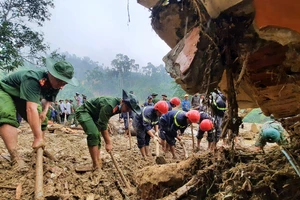 Lực lượng cứu nạn tạm dừng việc tìm kiếm nạn nhân mất tích.