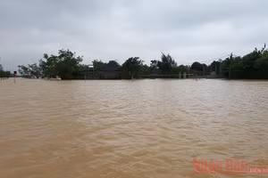 Ảnh hưởng của bão Linfa (bão số 6) đã gây nên lũ lụt nghiêm trọng ở Quảng Bình vào giữa tháng 10 vừa qua. Ảnh : HƯƠNG GIANG.