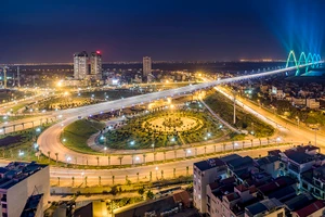 Phát triển đồng bộ nguồn nhân lực và cơ sở hạ tầng chất lượng cao