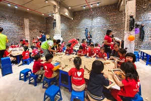 Hoạt động trải nghiệm sáng tạo cho trẻ em tại không gian Complex 01 (Hà Nội).