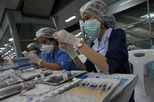 Trung tâm tiêm chủng tại Bangkok, Thái Lan. (Ảnh: AP)