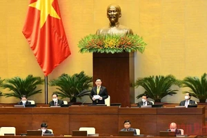 Chủ tịch Quốc hội Vương Đình Huệ phát biểu bế mạc phiên chất vấn và trả lời chất vấn ngày 12/11. (Ảnh: LINH NGUYÊN)