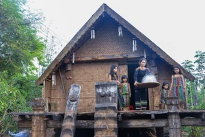 Nhà dài, kiến trúc độc đáo và đặc sắc của người Ê Đê.