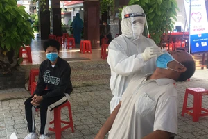 Tỉnh Bến Tre tập trung xét nghiệm tầm soát để phòng, chống dịch Covid-19.