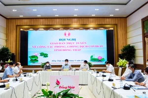 Bí thư Tỉnh ủy Đồng Tháp Lê Quốc Phong phát biểu tại Hội nghị giao ban trực tuyến công tác phòng, chống dịch Covid-19. (Ảnh: HỮU NGHĨA)