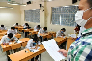 Trong phòng thi tốt nghiệp THPT 2020 (Ảnh: THUỶ NGUYÊN)