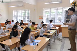 Tại Kỳ thi vào lớp 10 THPT Hà Nội (Ảnh: THUỶ NGUYÊN)