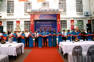 Khai mạc Trưng bày chuyên đề Chủ tịch Hồ Chí Minh với giai cấp công nhân và tổ chức Công đoàn Việt Nam.