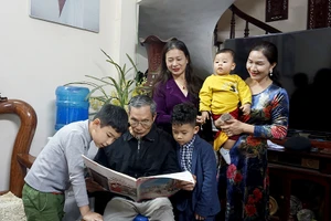 Cụ Giáo luôn mong muốn truyền thống tốt đẹp của gia đình được các cháu, chắt hiểu và gìn giữ.