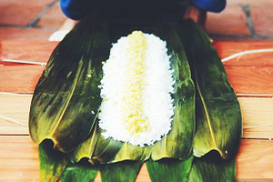 Bánh chưng dài lá chít